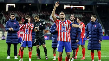 Salzburg (Austria), 29/01/2025.- Koke of Atletico (foreground) celebrates with teammates after winning the UEFA Champions League match between RB Salzburg and Atletico Madrid in Salzburg, Austria, 29 January 2025. (Liga de Campeones, Salzburgo) EFE/EPA/FILIP SINGER