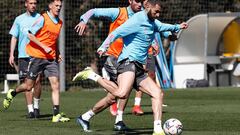 Benzema, en un lance del entrenamiento.