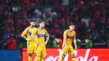 Juan Sanchez Purata, Fernando Gorriaran, Jesus Angulo of Tigres during the Semi-Final second leg match between Toluca and Tigres UANL as part of the Liga BBVA MX, Torneo Clausura 2025 at Nemesio Diez Stadium on May 17, 2025 in Toluca, Estado de Mexico, Mexico.