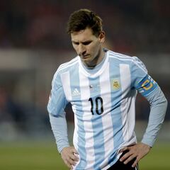 Messi ante una de sus pocas bestias negras: Chile