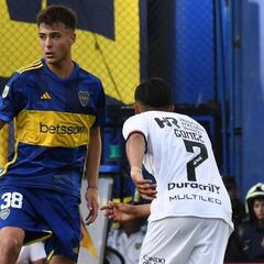 Almirón ya planea el Colo Colo 2024: llamó a dos jugadores de Boca