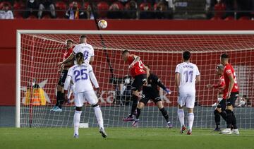 0-3. Karim Benzema marca el tercer gol.