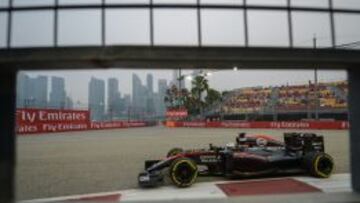 Alonso arranca con buen pie en Singapur.