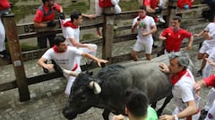 El tercer encierro de los Sanfermines de 2019, en el que se pueden ver a los corredores con la indumentaria típica.