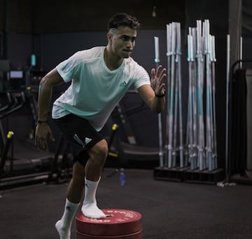 Reinier trabaja, solo en el gimnasio, durante este verano.