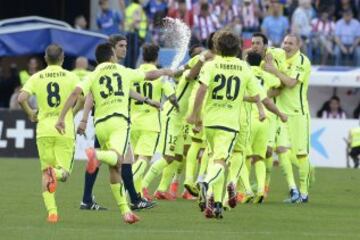 Los jugadores celebran el título de Liga.