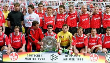 El Kaiserslautern cumplir芍 el pr車ximo 2 de junio 120 a?os desde su creaci車n. Un club que ha ganado cuatro campeonatos ligueros en Alemania: dos en la d谷cada de los 50 (1950-51 y 1952-53) y otros dos en los 90 (1990-91 y 1997-98). Su 迆ltima Bundesliga tiene el hito de haberla conseguido justo a la temporada siguiente de haber ascendido a Primera, un logro que no ha repetido ning迆n equipo en Alemania. Los a?os de gloria pasaron a la historia y es que las tres 迆ltimas temporadas ha militado en la tercera categor赤a del f迆tbol alem芍n. En competici車n europea se qued車 a las puertas de conseguir t赤tulos, con dos eliminaciones en semifinales de la UEFA y otra en cuartos de la Champions.