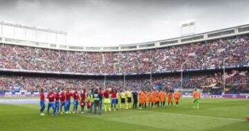 Gran ambiente en el Vicente Calderón. 




