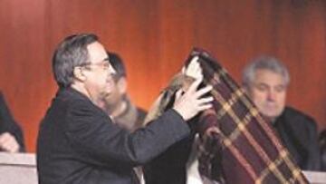 <b>ÉPICA EN EL OLÍMPICO. </b>Primer lleno y gran ambiente en el estadio, donde no hubo nieve pero sí mucho frío. Los Galácticos pudieron con el griterío de la grada. También salvaron la dureza de los ucranianos.