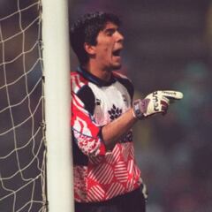 25 años del debut de Buffon
