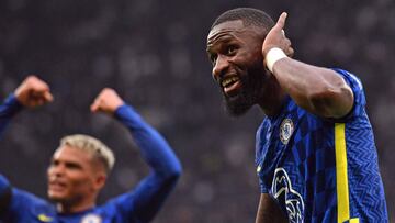 Antonio Rüdiger, jugador del Chelsea, celebra una victoria del equipo.