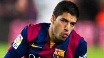 Luis Su&aacute;rez durante el derbi ante el Espanyol en el Camp Nou