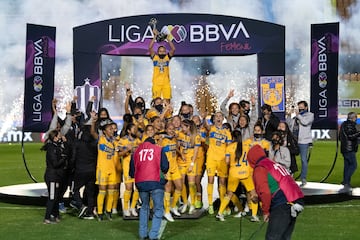      Liliana Mercado raises the champion trophy with players after the game Tigres UANL vs Monterrey, corresponding to second leg match Great Final of the Liga BBVA MX Femenil Apertura Guard1anes 2020, at Universitario Stadium, on December 14, 2020.

<br><br>

Liliana Mercado levanta el trofeo de campeon con jugadoras despues el partido Tigres UANL vs Monterrey, correspondiente al partido de vuelta de la Gran Final de la Liga BBVA MX Femenil Apertura Guard1anes 2020, en el Estadio Universitario, el 14 de Diciembre de 2020.