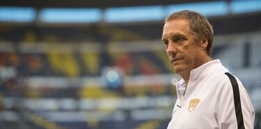 Yon de Luisa negó que haya enviado al ‘matadero’ al Tata Martino en el aeropuerto