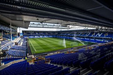 El Goodison Park es un estadio de fútbol ubicado en la ciudad portuaria de Liverpool, Inglaterra en el Reino Unido. Su apertura fue en 1892. Tiene capacidad para 40.103 espectadores y es el estadio del Everton Football Club, equipo de la FA Premier League, su dirección es Goodison Road, Liverpool, L4 4EL.