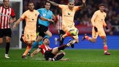 Soccer Football - LaLiga - Atletico Madrid v Athletic Bilbao - Metropolitano, Madrid, Spain - February 19, 2023 Athletic Bilbao's Yeray Alvarez in action with Atletico Madrid's Angel Correa REUTERS/Juan Medina