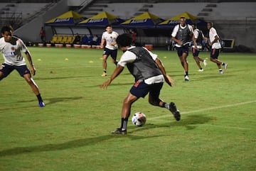 La Selección Colombia trabajó con 22 jugadores en Barranquilla antes del primer juego de Eliminatorias antes Venezuela.