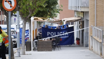 Agentes de la policía en el lugar donde se ha producido un tiroteo en la localidad de Montgat, a 15 de noviembre de 2024, en Montgat, Barcelona (España). Los hechos han sucedido sobre las 9.15 de la mañana en la Ronda 8 de Març y los Mossos d'Esquadra ya han abierto una investigación para esclarecer el homicidio y para buscar al presunto o los presuntos autores.
15 NOVIEMBRE 2024
Kike Rincón / Europa Press
15/11/2024