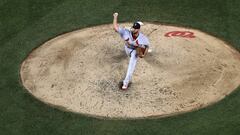 Adam Wainwright de los Cardinals busca seguir con su remontada particular.