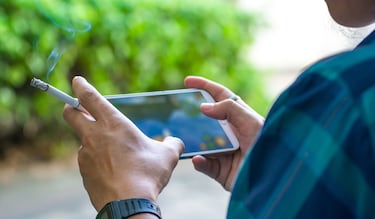 This is how much damage tobacco smoke can cause to smartphones and electronic devices