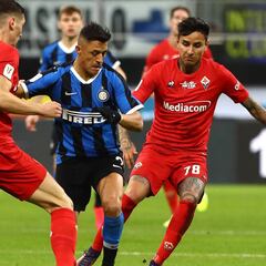 Alexis festeja ante Pulgar y avanza a las semis de Copa Italia