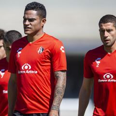 Atlas anuncia multa para Anderson Santamaría tras video de fiesta