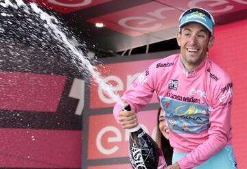 Nibali repiti victoria en Italia en 2016. Una de las ediciones ms disputadas que se recuerda en la ronda italiana. Tras una primera semana mala fue remontando y consigui  la maglia rosa en la penltima etapa.