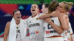 La selección alemana celebra la victoria ante Gran Bretaña en la fase de grupos del Eurobasket.