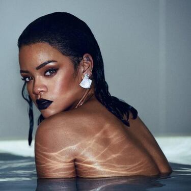 Rihanna vuelve a la bañera de Stay