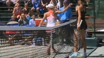 Tremenda falta de respeto en partido de tenis femenino