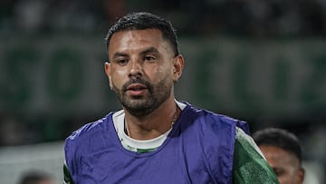 Edwin Cardona recibe el apoyo de compañeros y DT tras fallar el penal en Libertadores