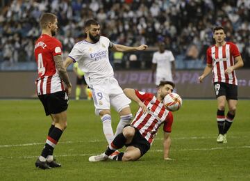 Penalti de Yeray por mano dentro del área.