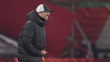 Klopp: "No podemos dejar ir a los jugadores si al volver tienen que hacer 10 días de cuarentena"