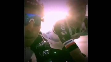 Rivales pero amigos: Aru y Dumoulin de risas tras la etapa