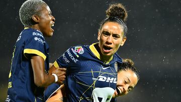 Carina Felipe celebrates her goal 1-0 of Pumas during the 12th round match between Pumas UNAM and Guadalajara as part of the Liga BBVA MX Femenil, Torneo Apertura 2024 at Olimpico Universitario Stadium on September 26, 2024 in Mexico City, Mexico.