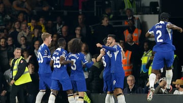 London (United Kingdom), 02/10/2023.- Chelsea players celebrate the 0-2 goal scored by Armando Broja (2R) during the English Premier League soccer match between Fulham FC and Chelsea FC in London, Britain, 02 October 2023. (Reino Unido, Londres) EFE/EPA/DAVID CLIFF EDITORIAL USE ONLY. No use with unauthorized audio, video, data, fixture lists, club/league logos or 'live' services. Online in-match use limited to 120 images, no video emulation. No use in betting, games or single club/league/player publications.
