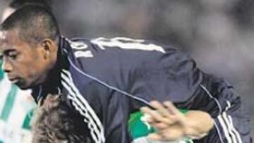 <b>ROBISHOW.</b> El brasileño fue de lo mejor del partido.