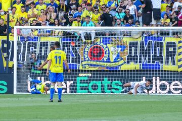 0-1. Mariano marca el primer gol.