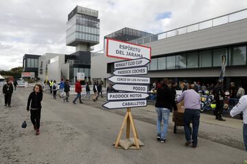 Tercera edición de la reunión y exhibición de automóviles clásicos en el circuito del Jarama

