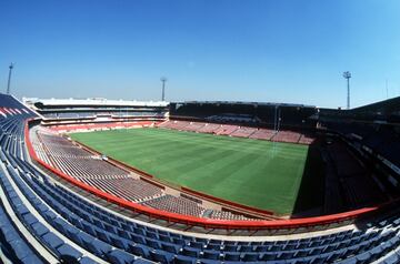 Situado en Pretoria, tiene una capacidad para 42.858 espectadores (todas las localidades son de asiento). El estadio lleva el nombre de Robert Owen Loftus Versfeld, el fundador de los deportes organizados en Pretoria, y fue el primer estadio que se terminópara el Mundial. Escenario de cinco encuentros de la primera fase y uno de octavos de final.