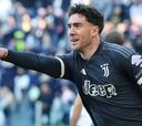Vlahovic salva a la Juve