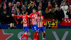 Correa, Morata y Griezmann celebran el primero de los dos goles del francés contra el Celtic en Champions.