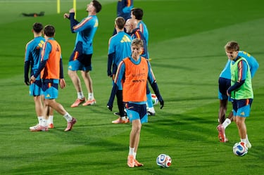 Dean Huijsen y Pablo Barrios.