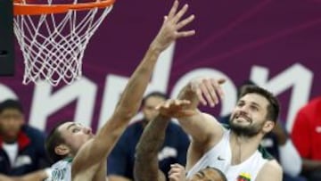 El sprint de LeBron James redime a EE UU frente a Lituania