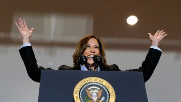 Democratic presidential nominee and U.S. Vice President Kamala Harris gestures as she speaks during a Labor Day campaign event, at IBEW Local Union #5 in Pittsburgh, Pennsylvania, U.S., September 2, 2024. REUTERS/Elizabeth Frantz