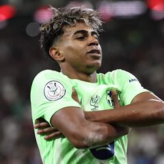 Lamine Yamal, con 17 años, mejor que Kylian Mbappé