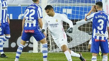 Casemiro, centrocampista brasile&ntilde;o del Real Madrid, celebra su gol contra el Alav&eacute;s.