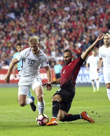 Gladbach announce Dahoud will join Borussia Dortmund, Toprak set to sign too