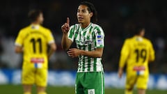 Diego Lainez tendrá una prueba difícil ante el Atlético de Madrid