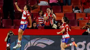 04/05/24 PARTIDO DE LIGA FEMENINO LIGA F LIGAF GRANADA FEMENINO - BARCELONA FEMENINO celebración del 1-3 gol de Laura Perez ALEGRIA